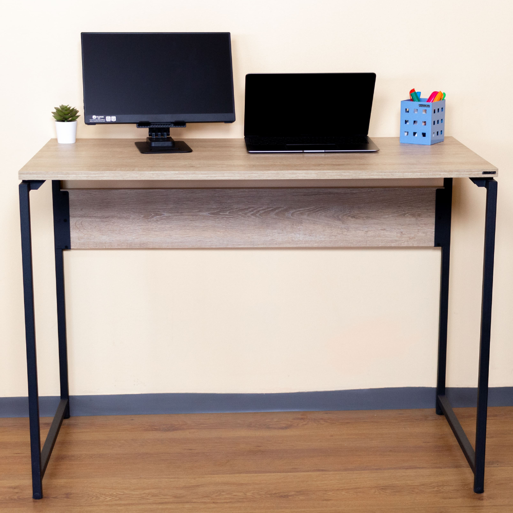 Escritorio con faldón
