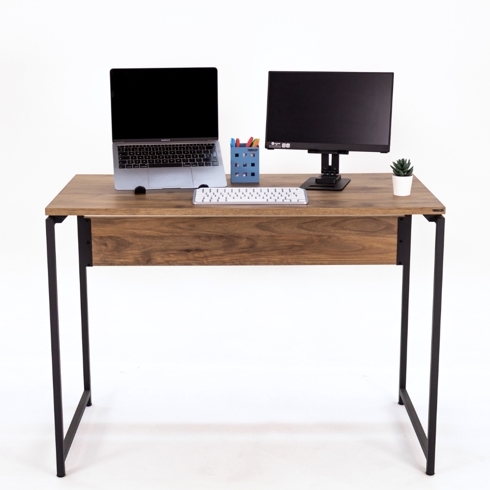 escritorio con faldón