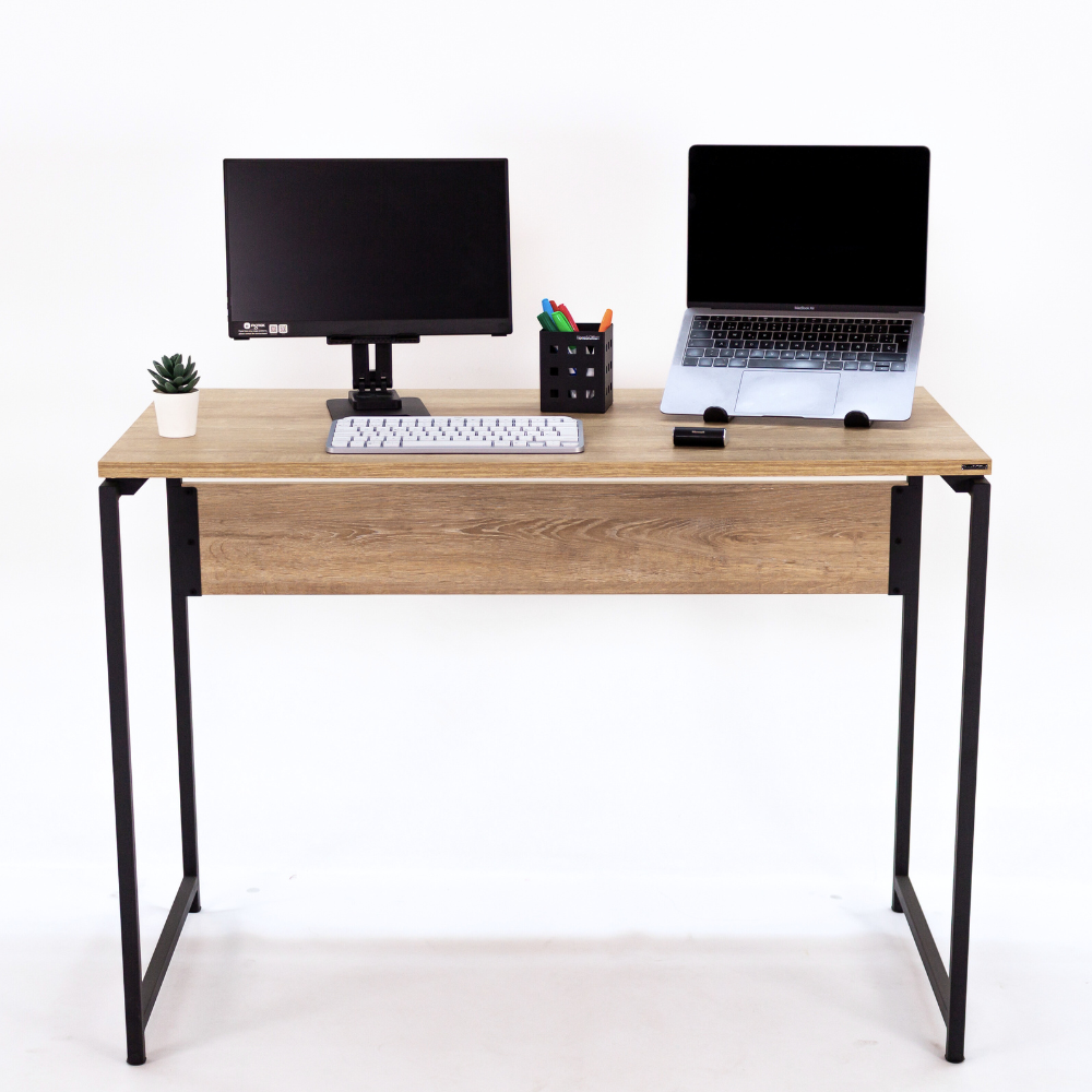 Escritorio con faldón